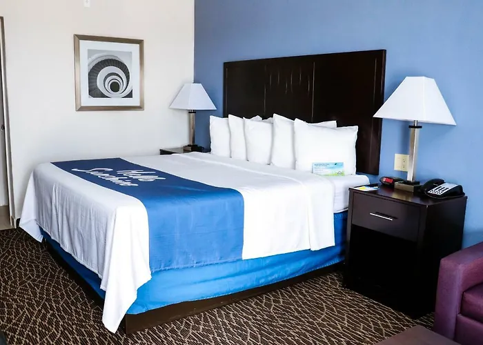 Days Inn By Wyndham Bryan